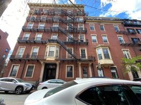 24 Mt. Vernon St apartment