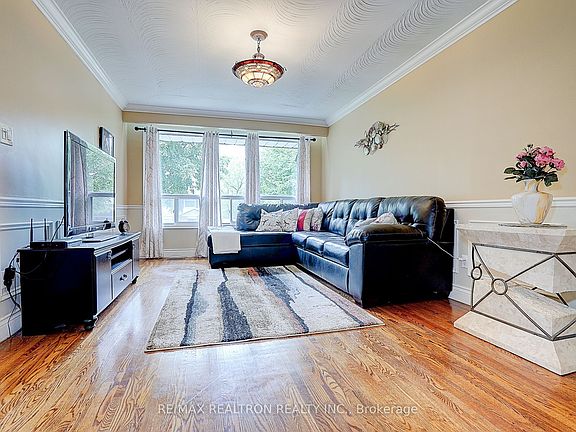 4th image of 583 Pinewood St