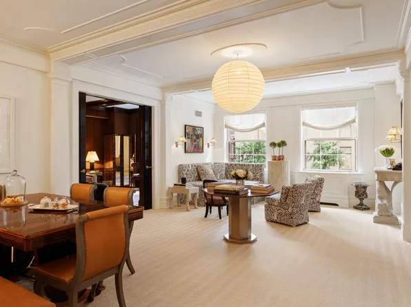 35 East 76th Street 415 image 2 of 9
