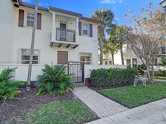 2nd image of 4720 Mimosa Pl Unit 903