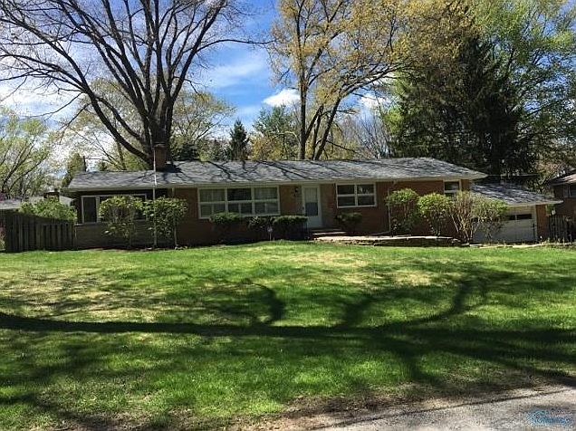 1st image of 402 Hillcrest Dr