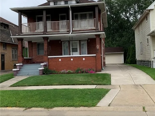 3925 E 42nd St, Newburgh Heights, OH 44105