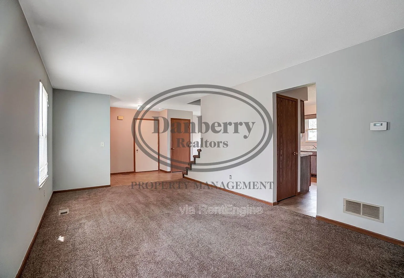 3 bed, 1.5 bath, 1212 sqft, $1,500 — Photo 4