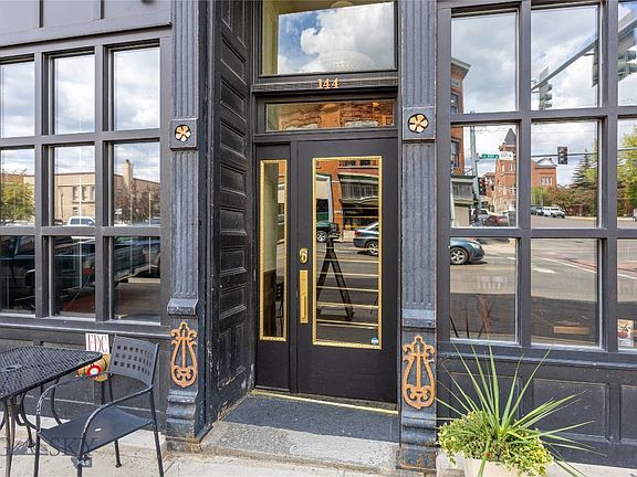 4th image of 140 W Park St