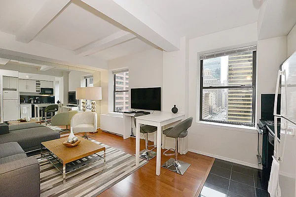 Rented by Global Realty Opportunities | media 23