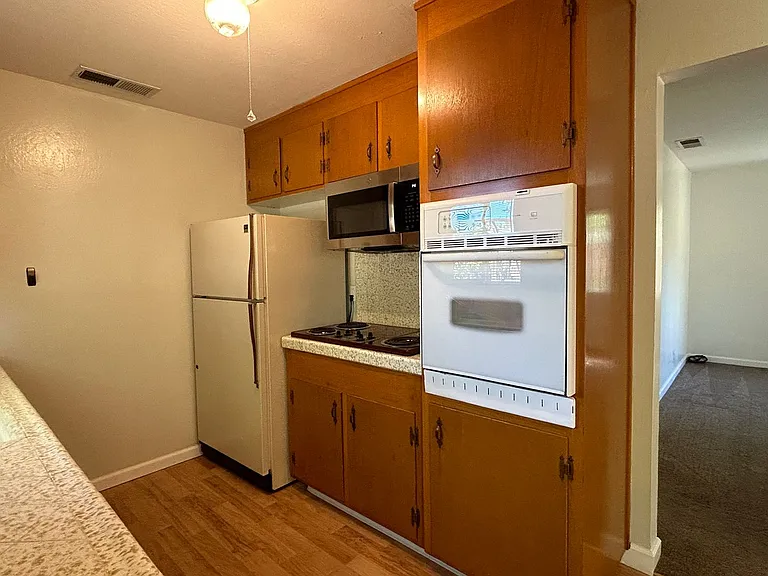 3615 Stauss Ave — Photo 4