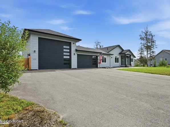 1435 S Andre Cir, Palmer, AK 99645