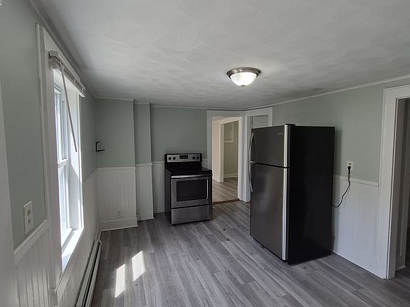 4th image of 27 High St #102