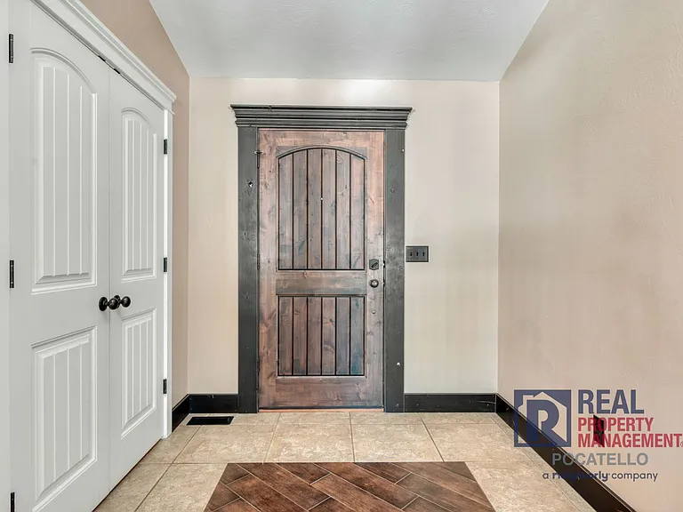 5215 Kymball Dr — Photo 15