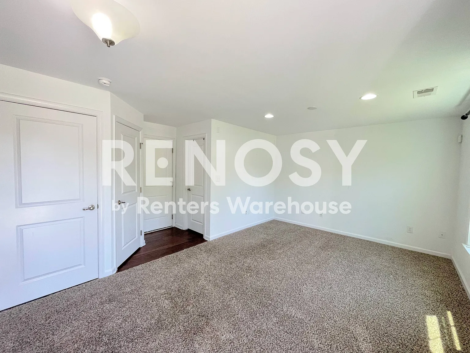 Lovely Tri-Level Townhome! — Photo 4