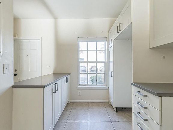 3rd image of 4948 SW 31 Ter Terrace