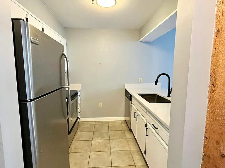 15 Higgins St #219 — Photo 8