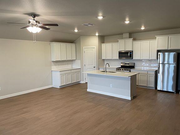 2nd image of 1405 Irigoyen St