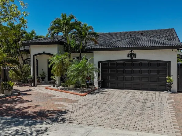 5142 SW 157th Ct, Miami, FL 33185