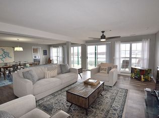 100 W Harbour Towne Dr #1304, Lake Ozark, MO 65049