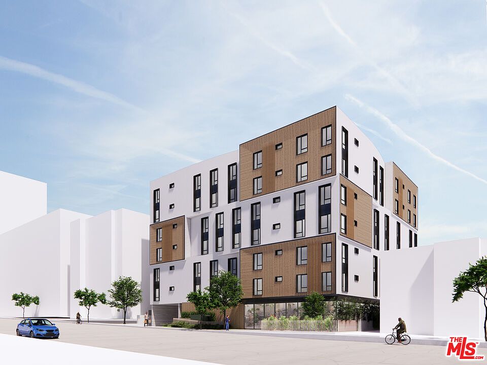 1st image of 734 S Manhattan Pl