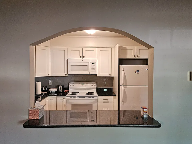 18 Williamsburg Ct #4 — Photo 12