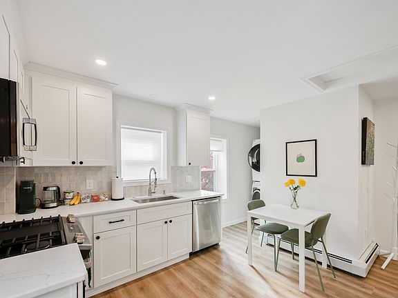 3rd image of 101 E Manning St Floor 2