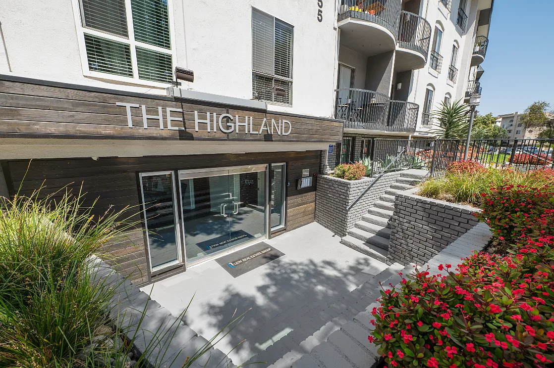 The Highland at Sherman Oaks — Photo 2