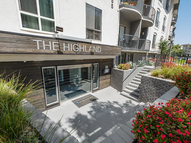 The Highland at Sherman Oaks — Photo 3