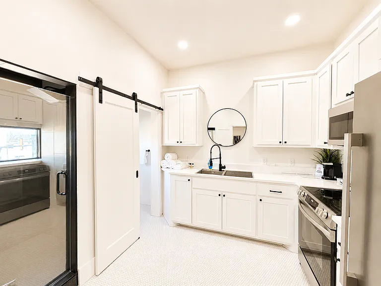 120 E Rogers Blvd #13 — Photo 4