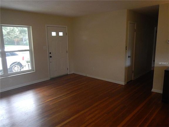 5th image of 1523 Del Crest Pl