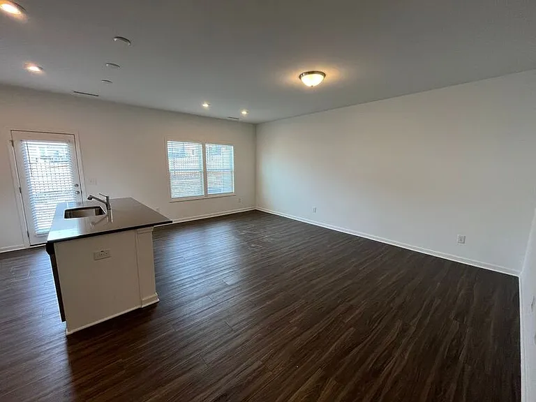 805 Star Ridge Dr — Photo 3