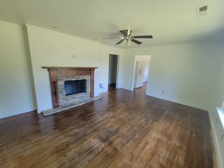 317 Poplar St — Photo 5