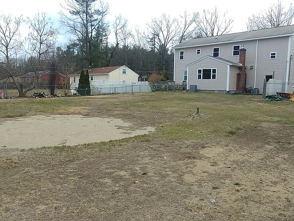 4th image of 140 Rowland St