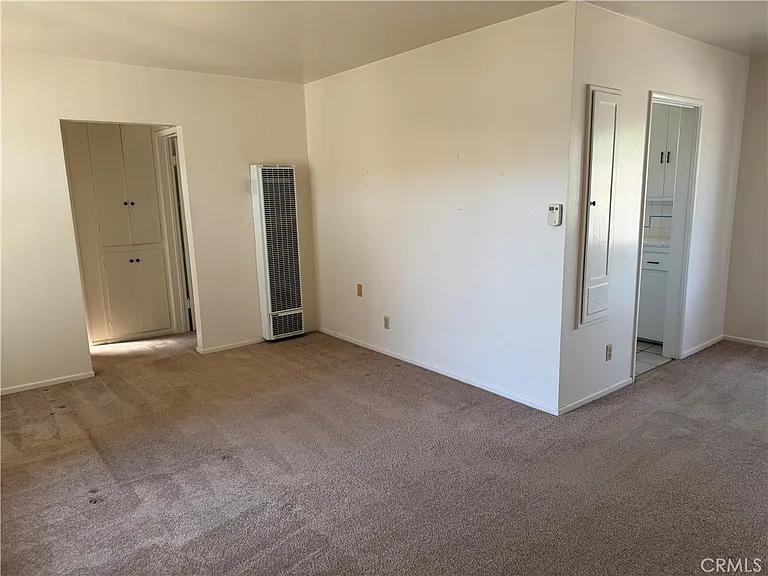 20 W Grand Ave #F — Photo 4