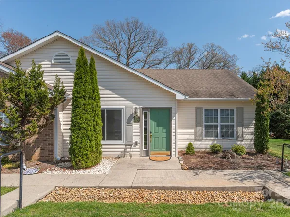 104 Kerlee St APT A, Black Mountain, NC 28711