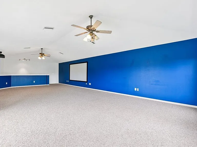 13049 Thoroughbred Dr — Photo 30