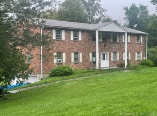 26 Hillandale Rd #4, Brookfield, CT 06804