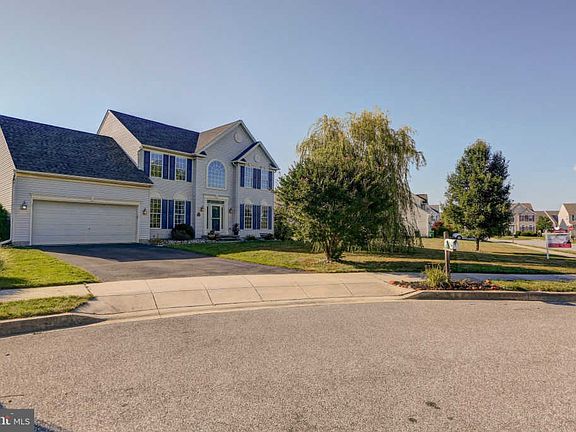 3rd image of 4 Berryman Ct