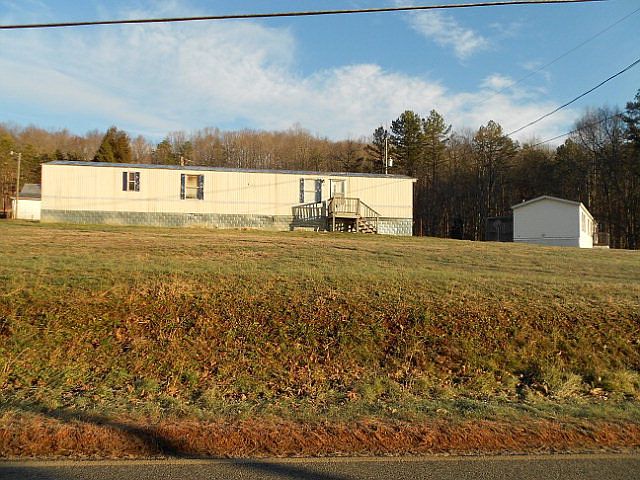 2nd image of 824 Valley Dr