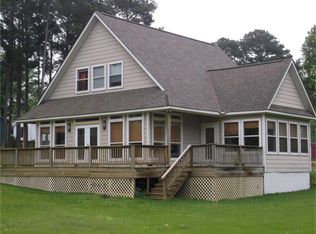 727 Commodore Dr, Livingston, TX 77351