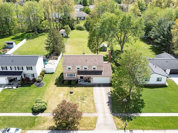 2nd image of 22419 Jonathan Dr