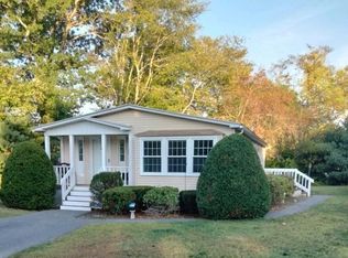6 Chestnut Cir, Rockland, MA 02370