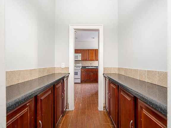 4th image of 107 Kensington Ave APT 303