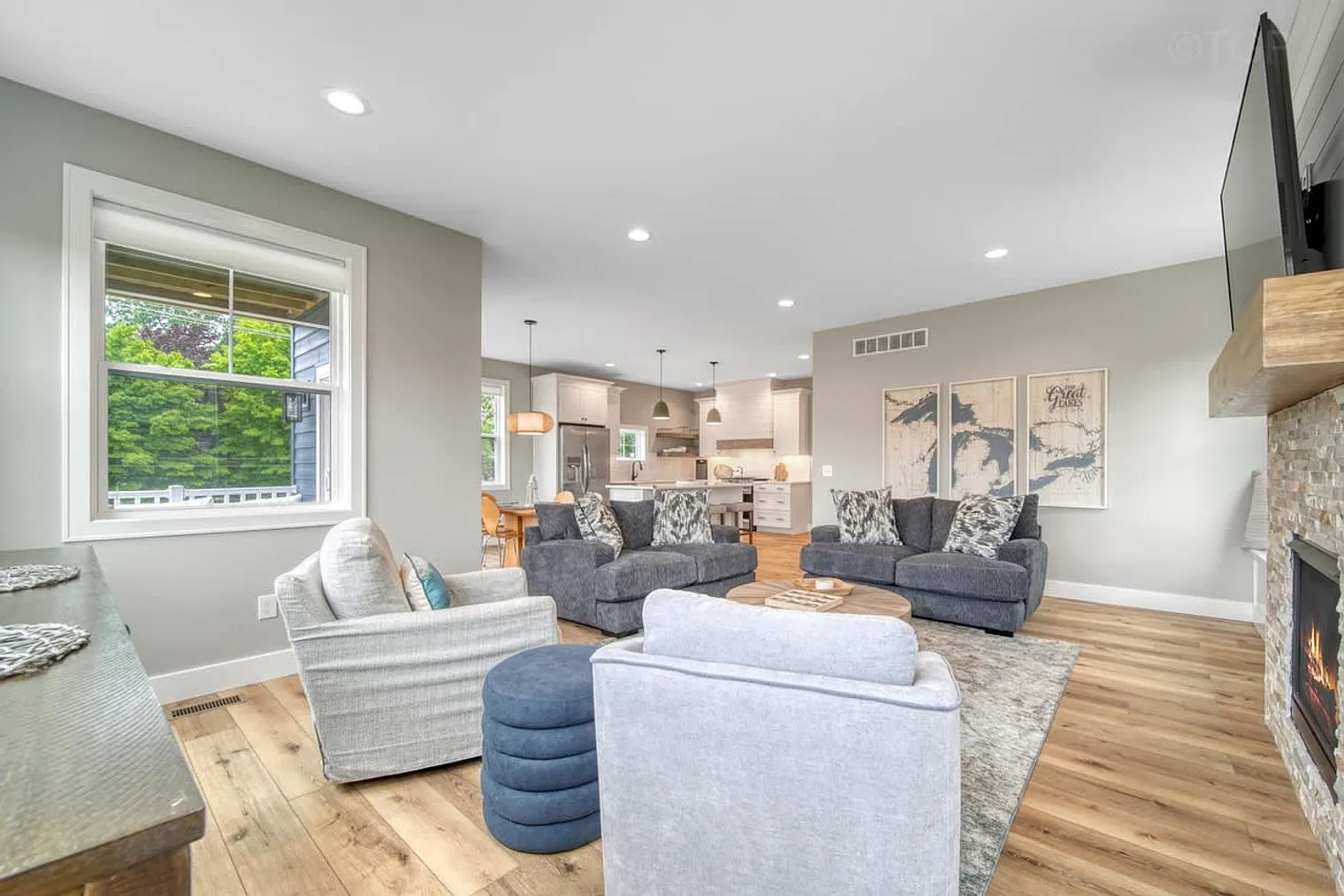 5 bed, 4.0 bath, 2906 sqft, $6,780 — Photo 4