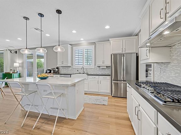 5th image of 10740 Irving Park Ave