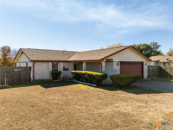 2nd image of 210 Orchid Dr