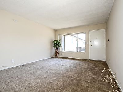 5th image of 400 E Live Oak St APT 14