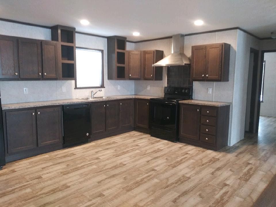 1st image of 2110 Redwood Ave