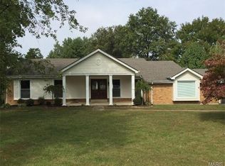 303 Dinsmoor Dr, Chesterfield, MO 63017