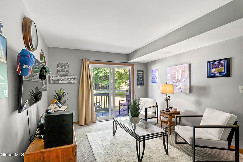 4th image of 22 Altamont Avenue
