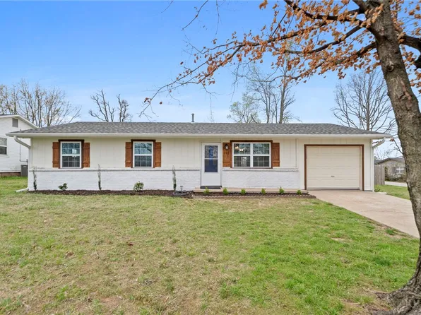 103 NW J St, Bentonville, AR 72712