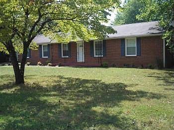 5th image of 1806 Foxdale Dr
