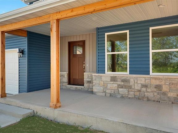 3rd image of 428 Foxtail Dr