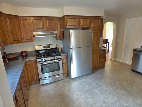 4th image of 1768 Blair Ave